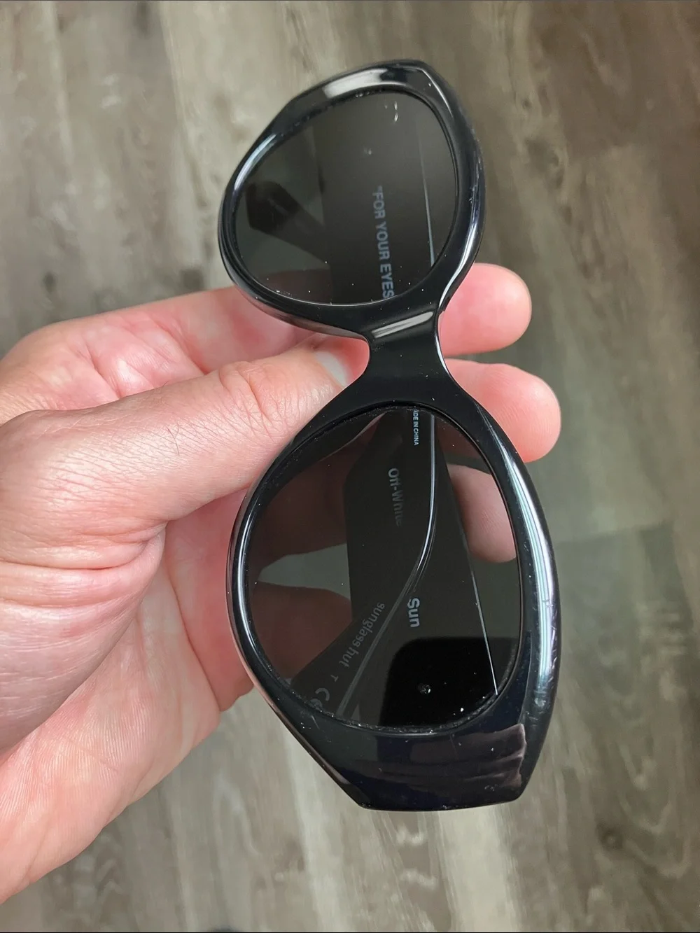 OFF-WHITE X SUNGLASS HUT Sunglasses